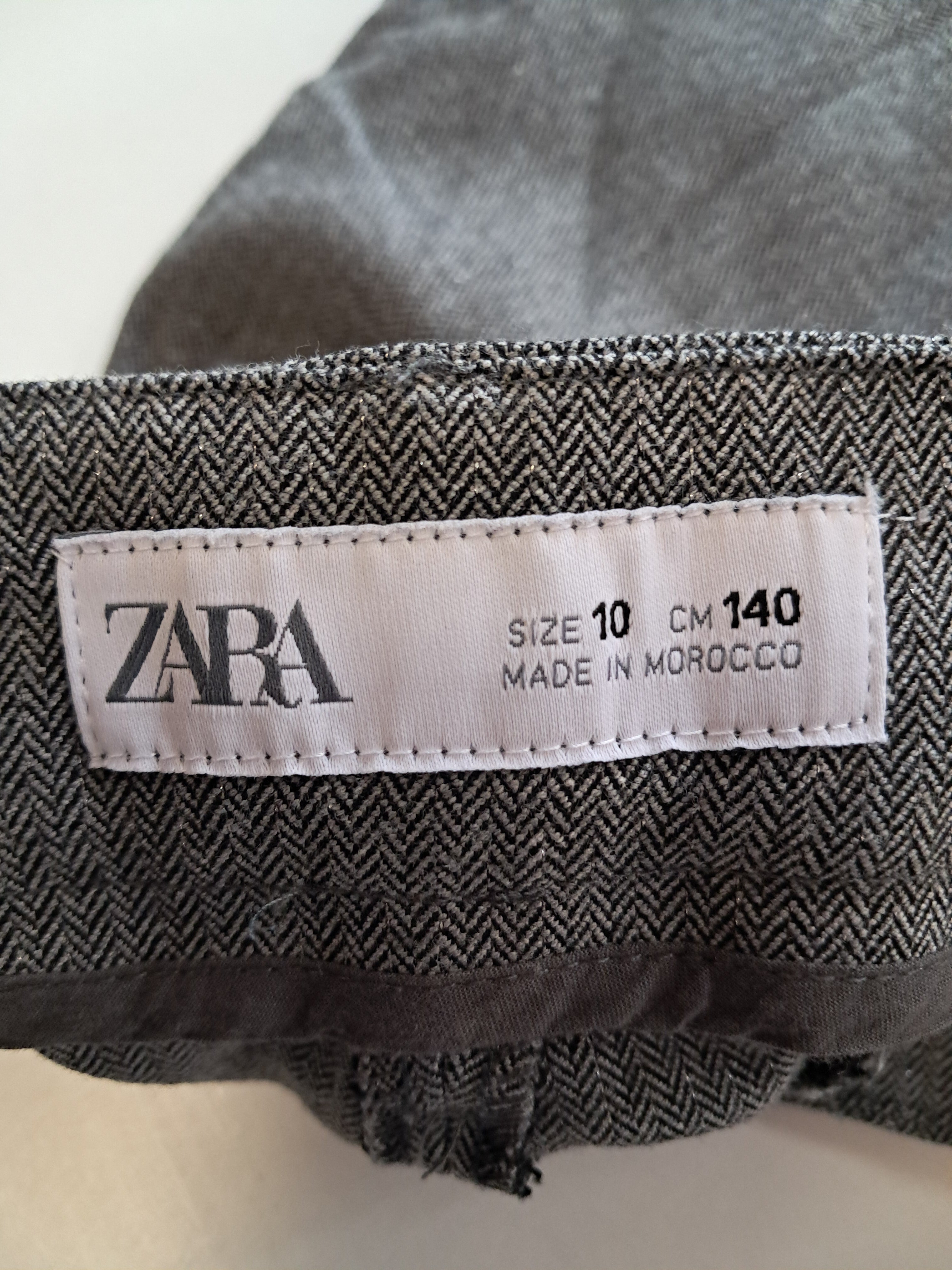 Zara детски къси панталонки тип пола – размер 10 / 140 см