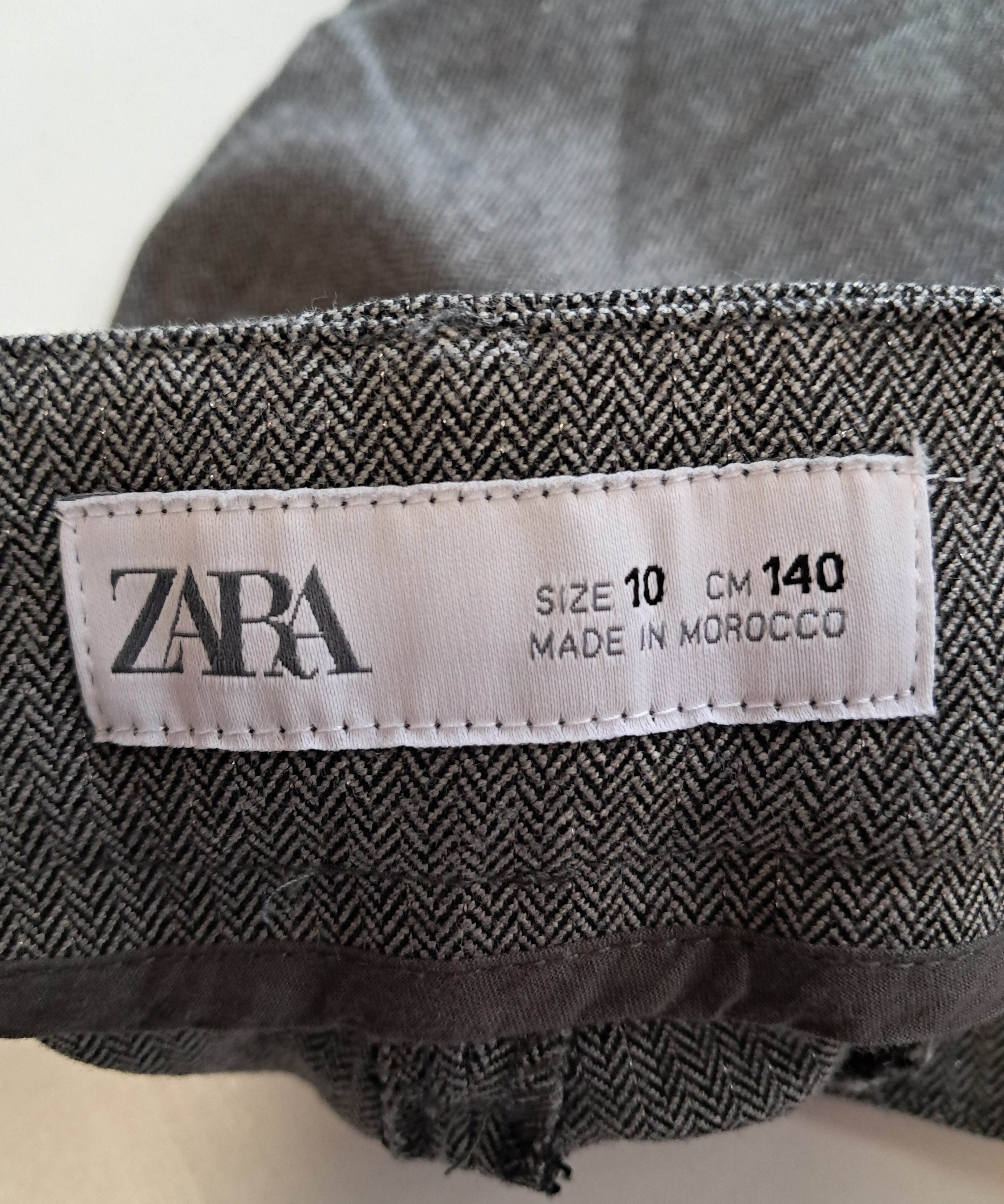 Zara детски къси панталонки тип пола – размер 10 / 140 см